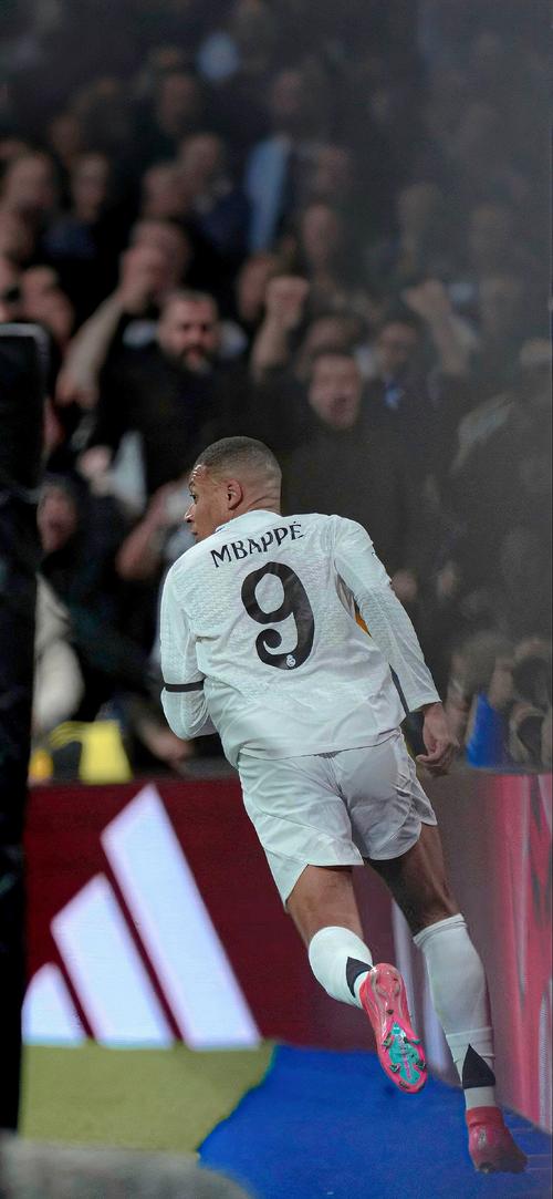 记者：洛佩斯因伤缺席泰山队训练，大概率将缺席赛季收官战