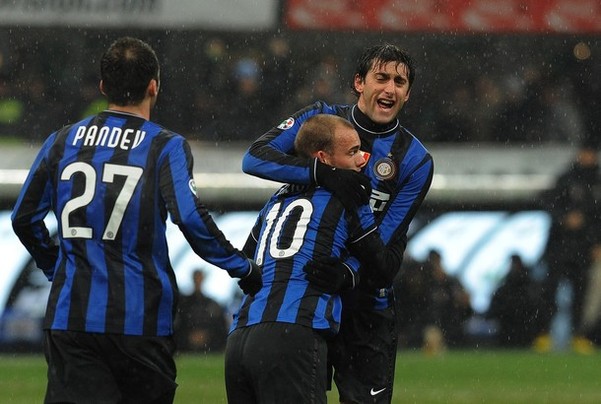 记者：苏亚雷斯接近与迈阿密国际续约一年，预计年底达成协议（记者称苏亚雷斯有望与迈阿密国际再签一年，协议预计年末敲定）