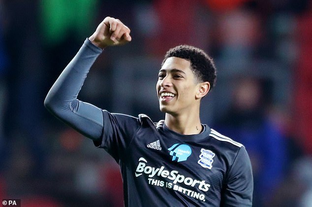 第21圈，诺里斯连过安东内利、塞恩斯、斯特罗尔、劳森，直接上到第4。