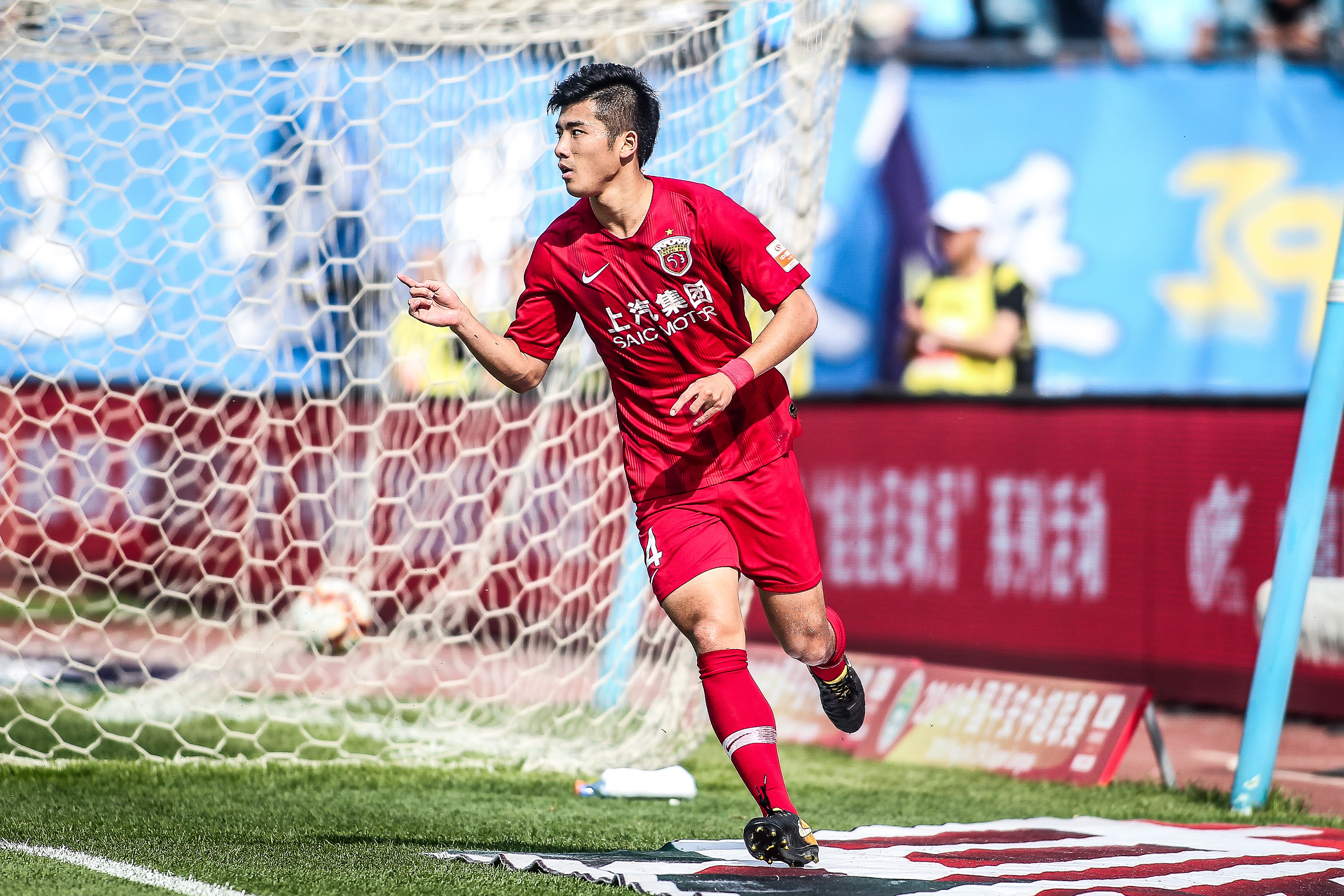 打进22球丢2球！利雅得胜利亚冠二级小组赛六战全胜出线（22球仅丢2！利雅得胜利亚冠二级小组赛六连胜强势出线）