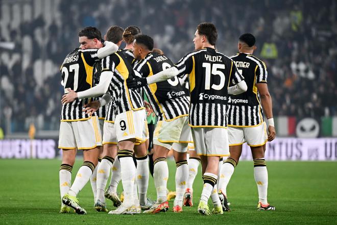 迪亚斯：希望J罗能一直留在国家队，世界杯战葡萄牙目标拿3分（迪亚斯：盼J罗长期留队，世界杯对葡萄牙力争全取三分）