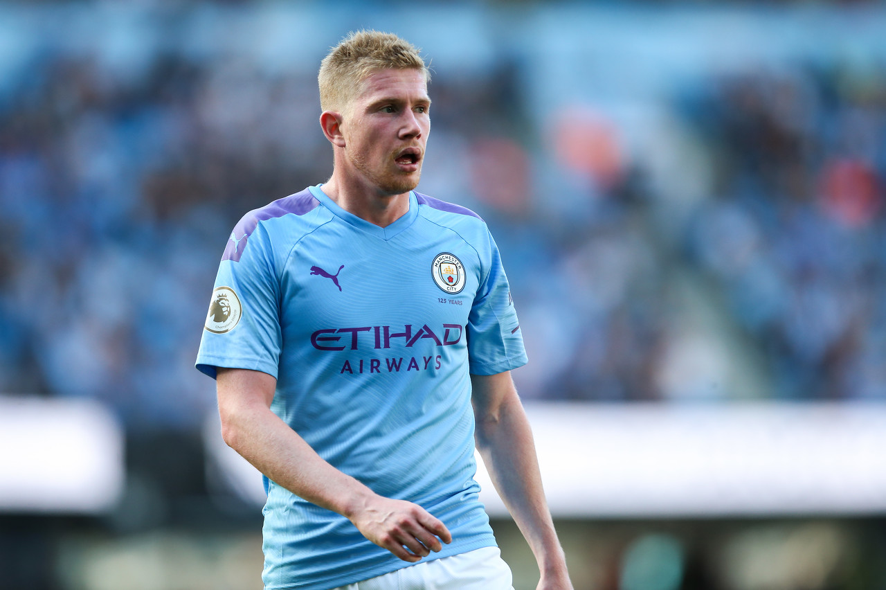 欧冠半场：杜兰、多尔贝格破门，卡拉巴克1-1阿贾克斯（欧冠半场比分：卡拉巴克1-1阿贾克斯，杜兰与多尔贝格建功）